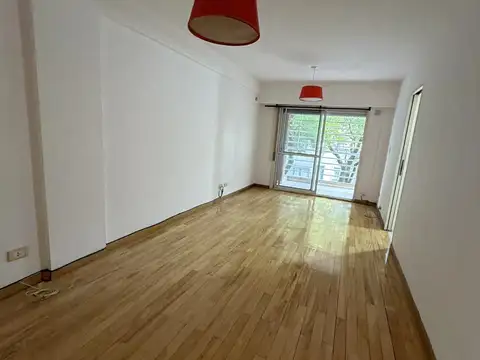 Departamento en Alquiler en Republica De La Sexta, $ 600.000