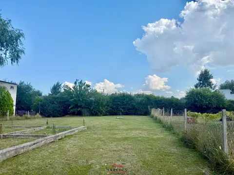 Venta · Lote con perforación, alambrado y encadenado · Parque Sakura