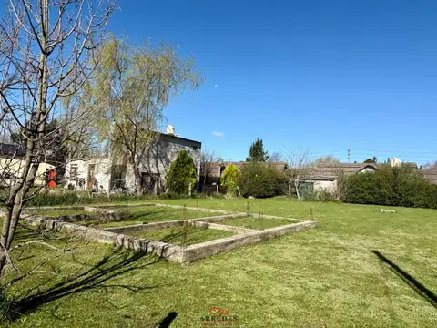 Venta · Lote con perforación, alambrado y encadenado · Parque Sakura