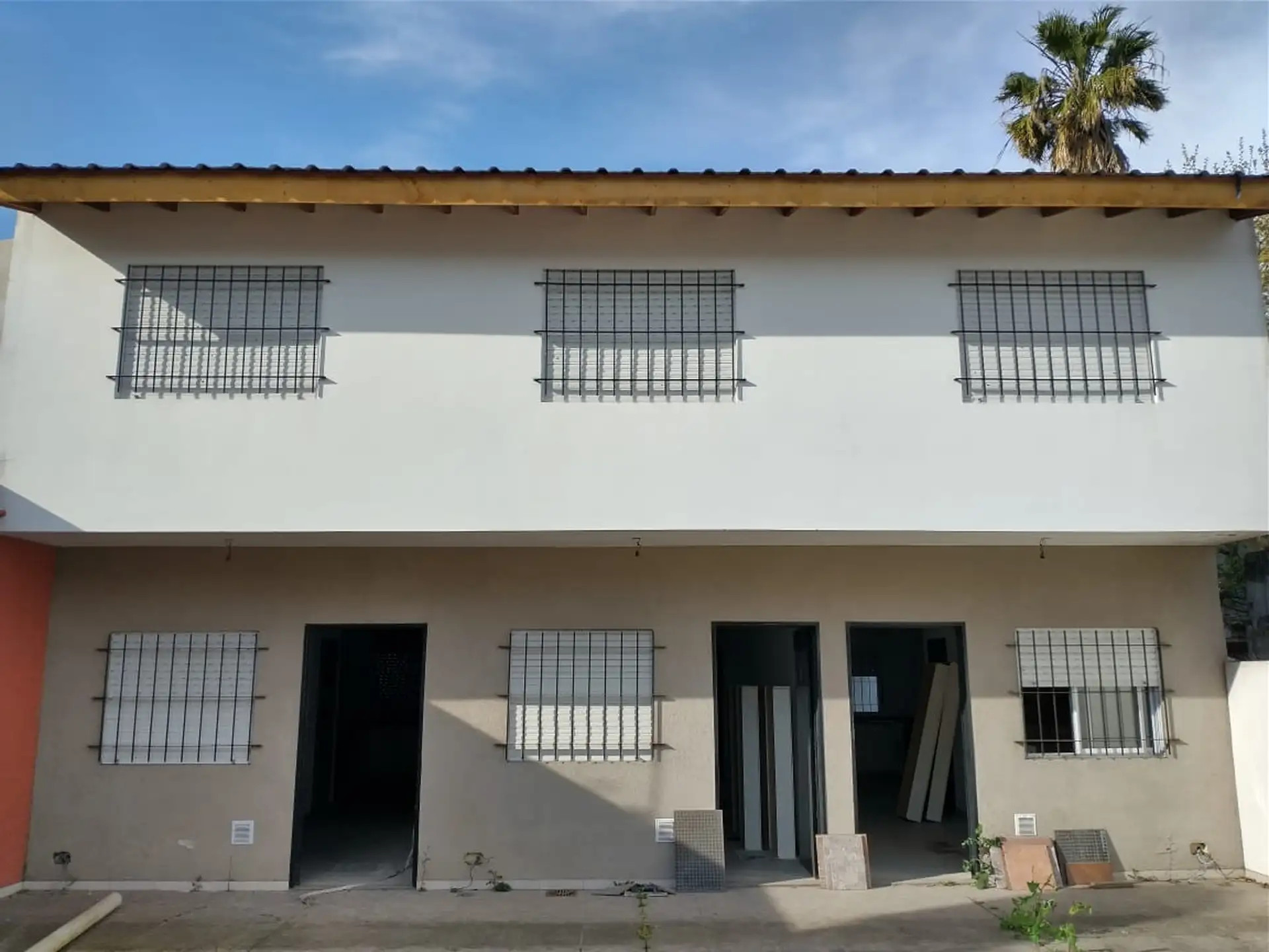 Duplex al fondo en complejo, espacio guarda auto