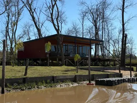 Islas De Arroyo Cuevas Grandes Y Rio Parana