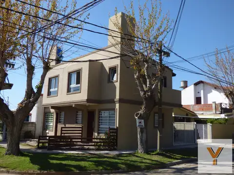 Dúplex en venta - 1 Dormitorio 1 Baño - 200Mts2 - Mar de Ajó
