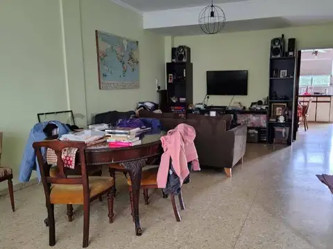 11 e/531 y 32 100, Piso 0