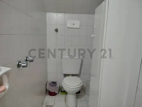 Casa 5 ambientes con 1 baño