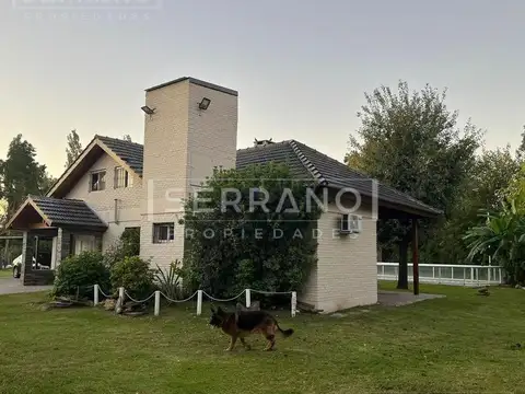 AUR. Venta. Casa 6 ambientes. Ruben Dario al 700, Parque Sakura. Exaltacion de la Cruz