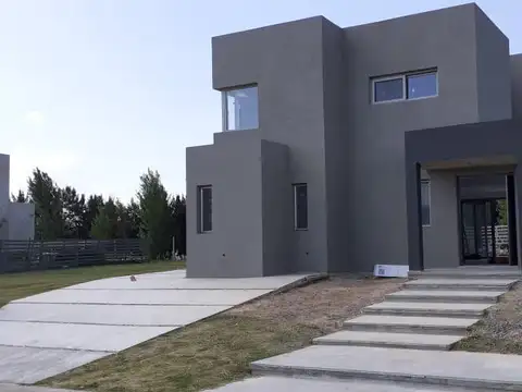 Casa en Venta en Barbarita, USD 470.000