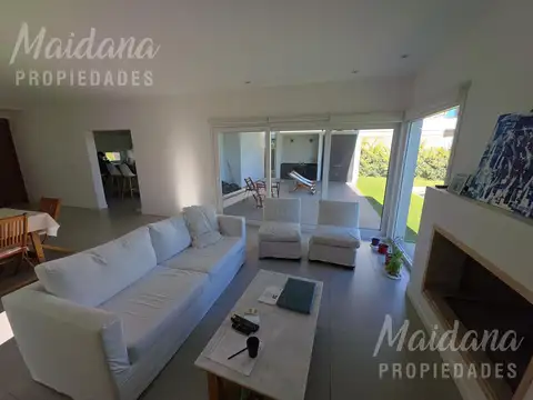 Casa en Venta en Loma Verde, USD 390.000