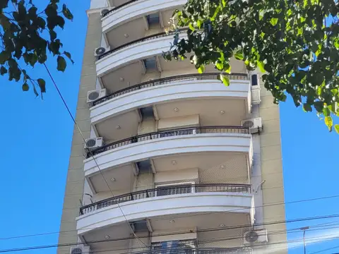 DEPARTAMENTO PISO COMPLETO 4 AMB. C/COCHERA LANUS
