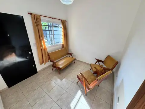 Casa en Alquiler con 1 cochera