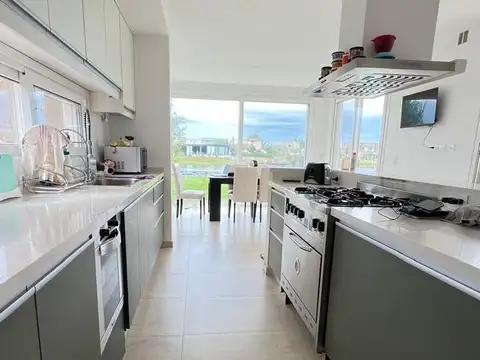 Casa en Venta en El Canton - Norte, USD 535.000