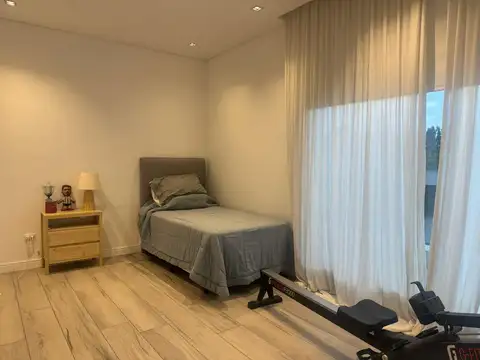 Casa en Alquiler Temporal con 22 cocheras