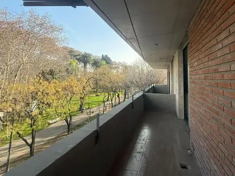 Departamento de un dormitorio con amplio balcón