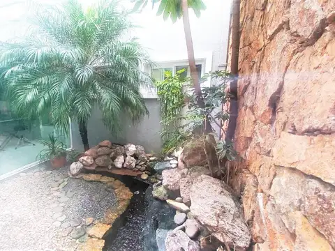 Casa estilo moderno en venta de 3 ambientes en Berazategui