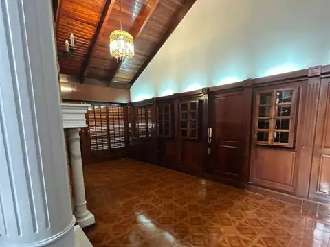 EXCEPCIONAL PROPIEDAD DE CATEGORÍA EN EL CORAZÓN DE BARRIO ALTO VERDE