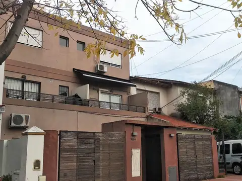 ALBARELLOS 3100, P.B. "3", 1 AMB. AMPLIO CON FONDO PARQUIZADO DE 11 M.!!