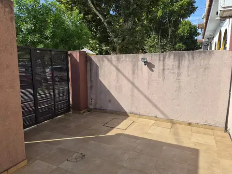 Depto Tipo Casa en Venta 8 años