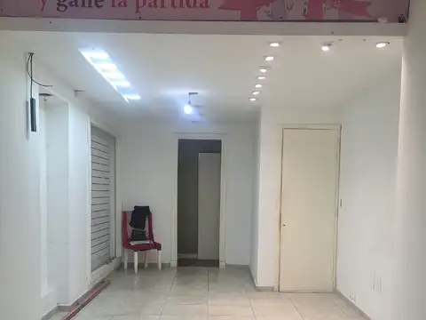 Local en Alquiler en Villa del Parque, $ 3.800.000