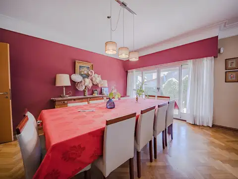 Casa 7 ambientes con 3 baños
