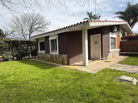 Venta casa Atlántida 2 dormitorios barbacoa jardin