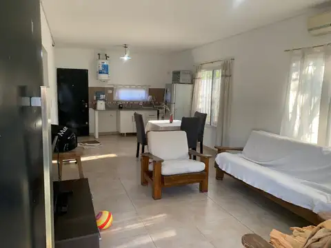 Casa 3 ambientes con 1 baño