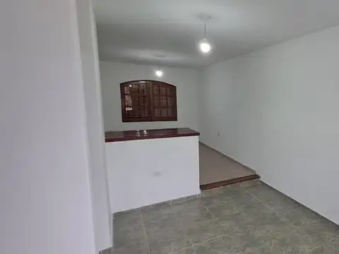 Casa en Alquiler con 1 cochera