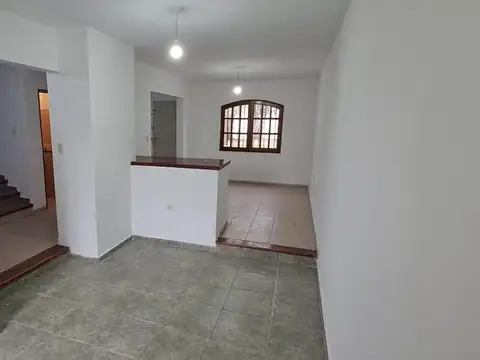 Casa en Alquiler de 3 dormitorios