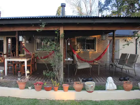 Casa en Venta con 3 cocheras
