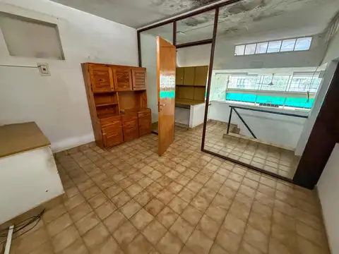 Local comercial en alquiler y venta sobre Av. Ernesto Salva