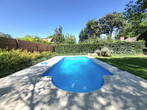 Casa 5 ambientes con 3 baños