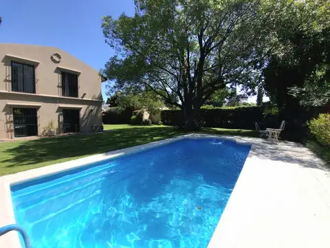 CASA |  AMB | 4 DORM | 400 m2 | LOTE 800 M2