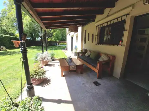 Casa en Venta en Don Torcuato - 4 Dorm - Jardin Pileta
