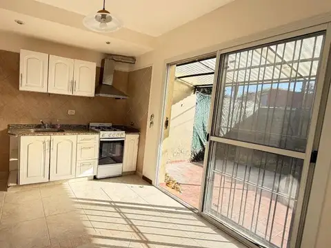 Depto Tipo Casa 2 ambientes con 1 baño