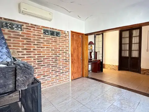 Casa 4 ambientes con 1 baño