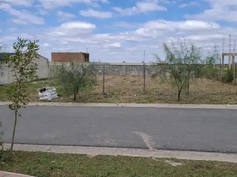 VENDO GRAN LOTE EN DOCTA AVENIDA CORDOBA CAPITAL