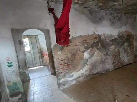 Casa en Venta en Isidro Casanova, USD 55.000