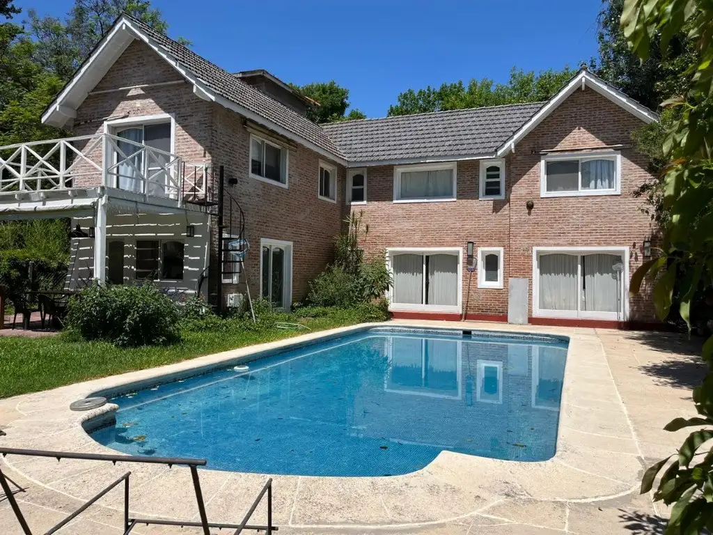 Casa en Alquiler Temporal - 4 dormitorios -