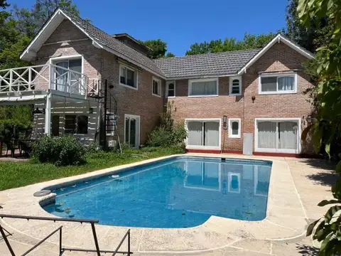 Casa en Alquiler Temporal en San Carlos Country Club - 4 dormitorios