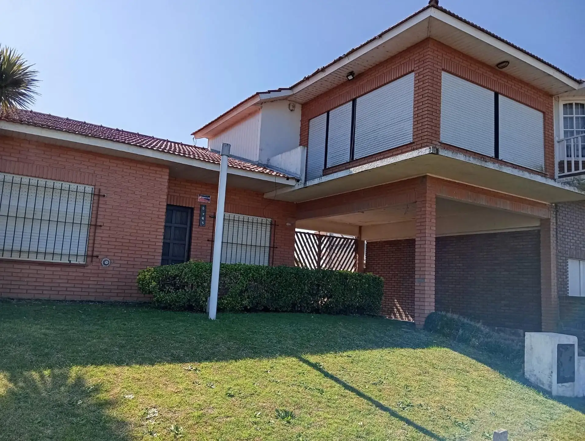 Venta chalet de 4 ambientes mas depto - Corbeta Uruguay 6900 - Barrio San Jacinto