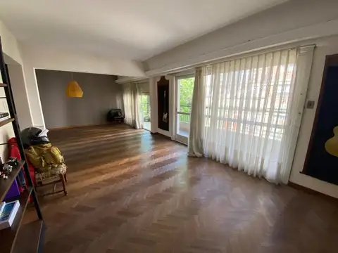 VENTA DEPARTAMENTO 4 AMB C/DEP y COCHERA FLORES