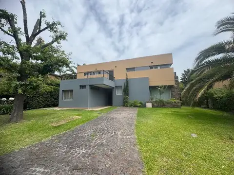 Casa en alquiler temporario de 7 ambientes en Buen Retiro