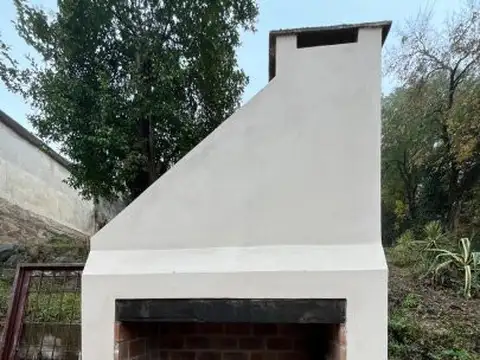 Casa en Venta con 3 cocheras