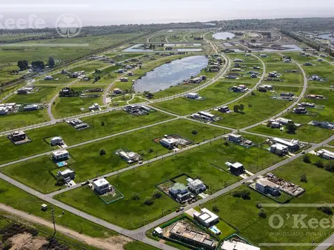 Lote doble de 2067 metros con fondo al agua, en venta en el Canal Ka'An de Puerto Nizuc, G. Hudson