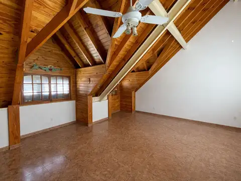 PH 4 AMB VENTA EN BARRACAS  . TRIPLEX MUY LUMINOSO