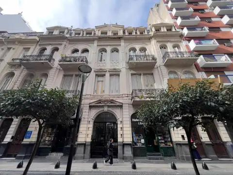 VENTA DE 2 PLANTAS EN UN EDIFICIO HISTORICO EN EL CORAZON DE LA CIUDAD DE BUENOS AIRES