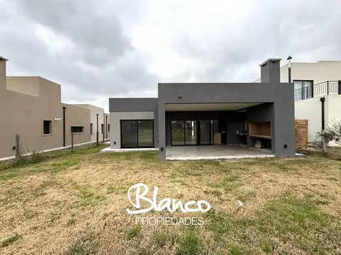Casa  en Venta en Santo Tomas, Derqui, Pilar
