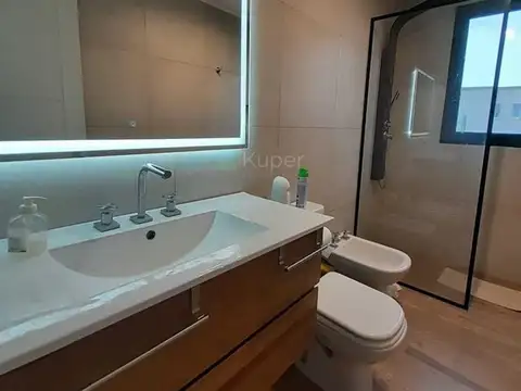 Casa en Alquiler de 3 dormitorios