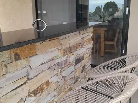 Casa en Alquiler en San Sebastian, USD 1.800