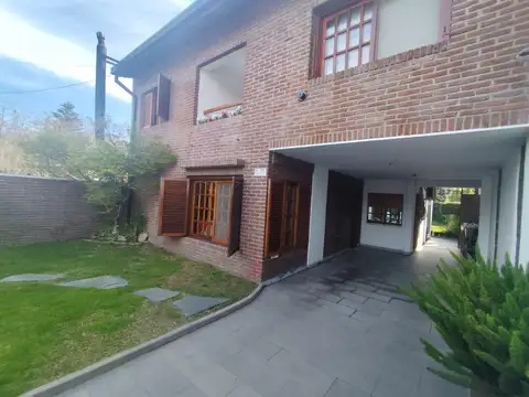 Casa en Venta en Manuel B Gonnet, USD 189.000