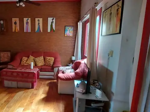 Depto Tipo Casa en Venta de 5 ambientes
