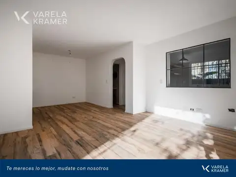 Casa 6 ambientes con 2 baños